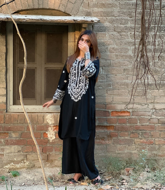 Erina Embroidered - 2 pieces