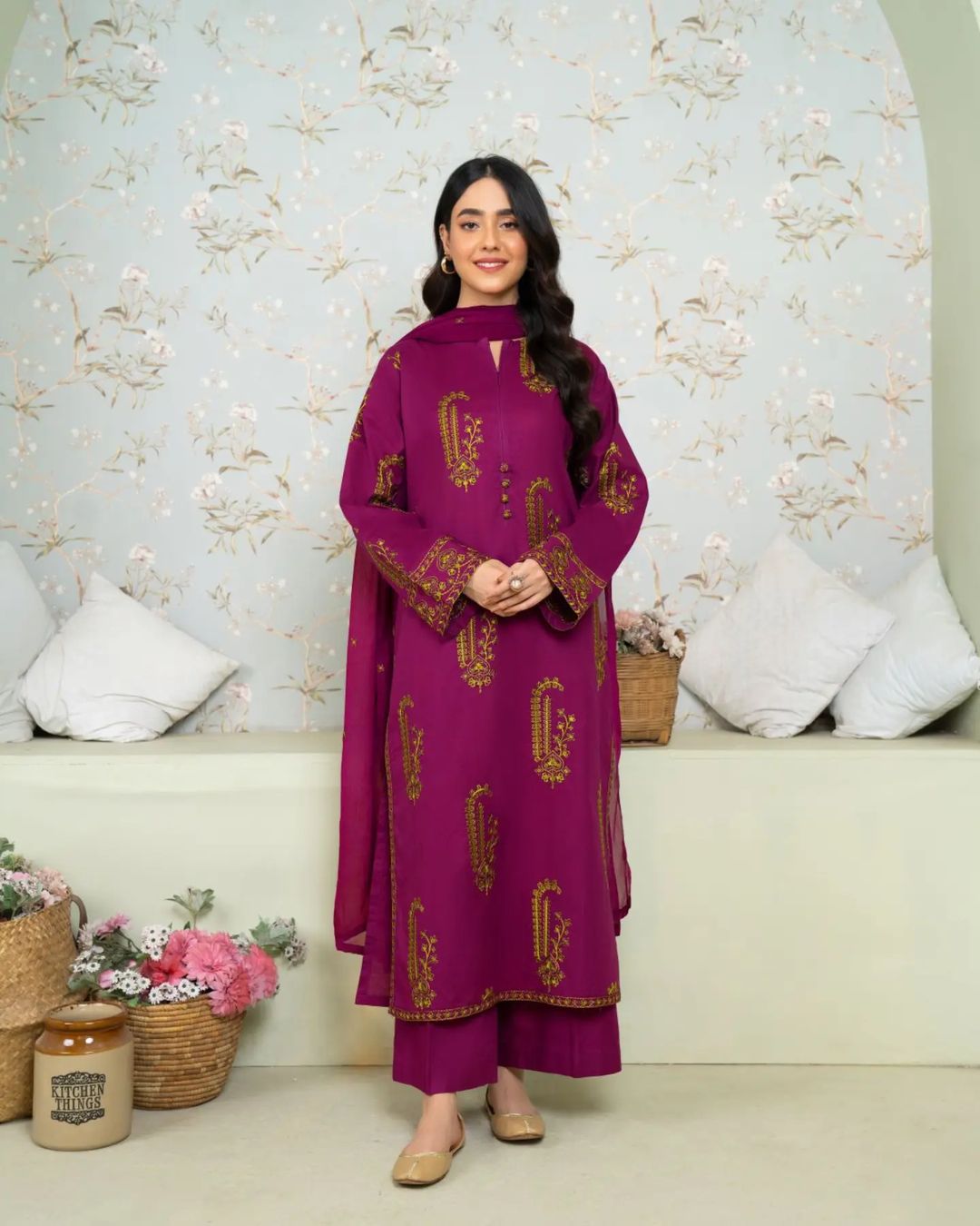 Amber Embroidered 2pcs Ca_closet