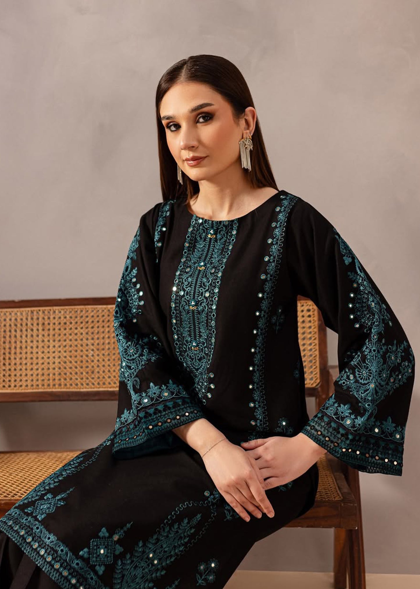 Kaamla Embroidered - 2 Pieces