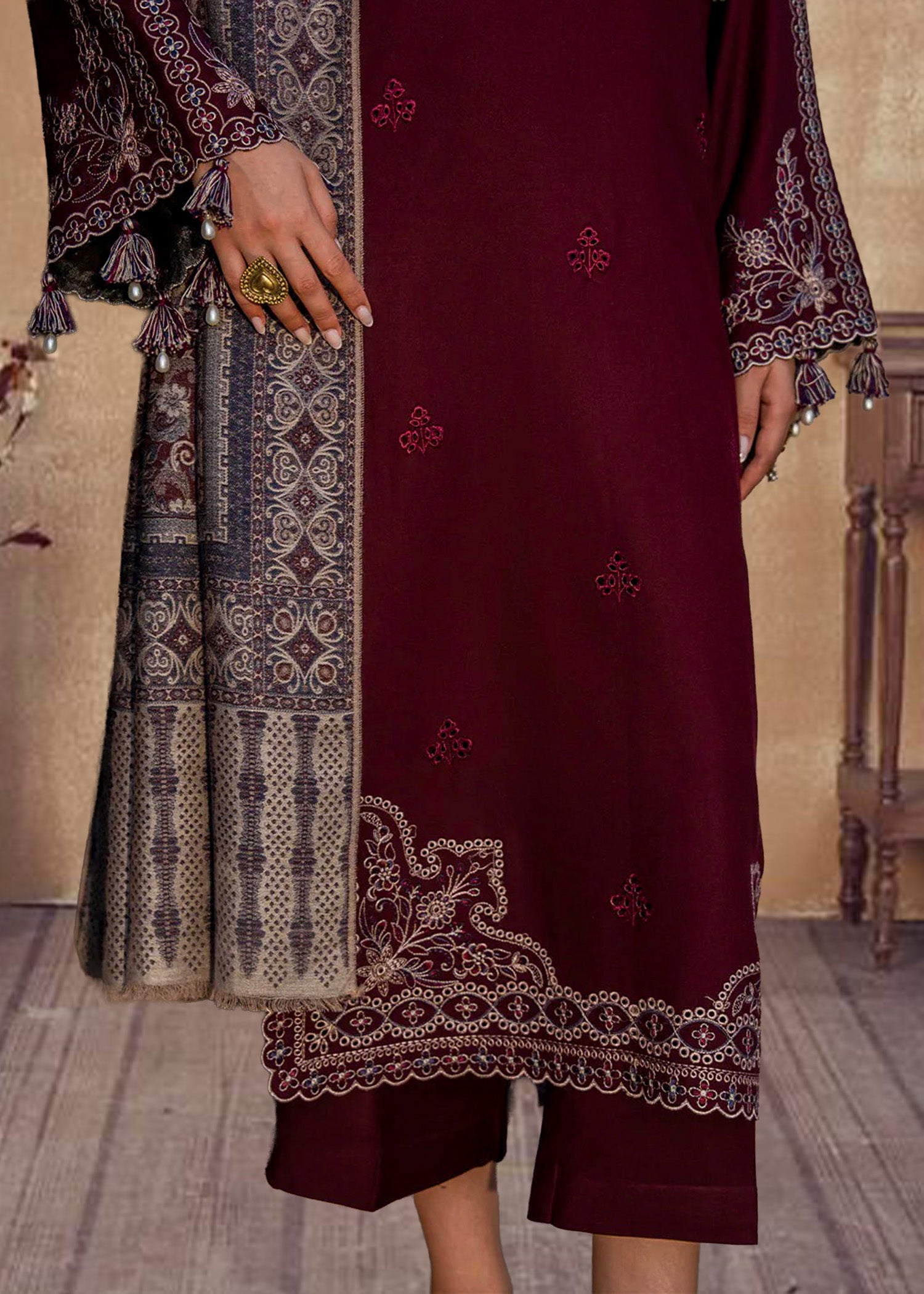 Mannat Embroiderd 3pc