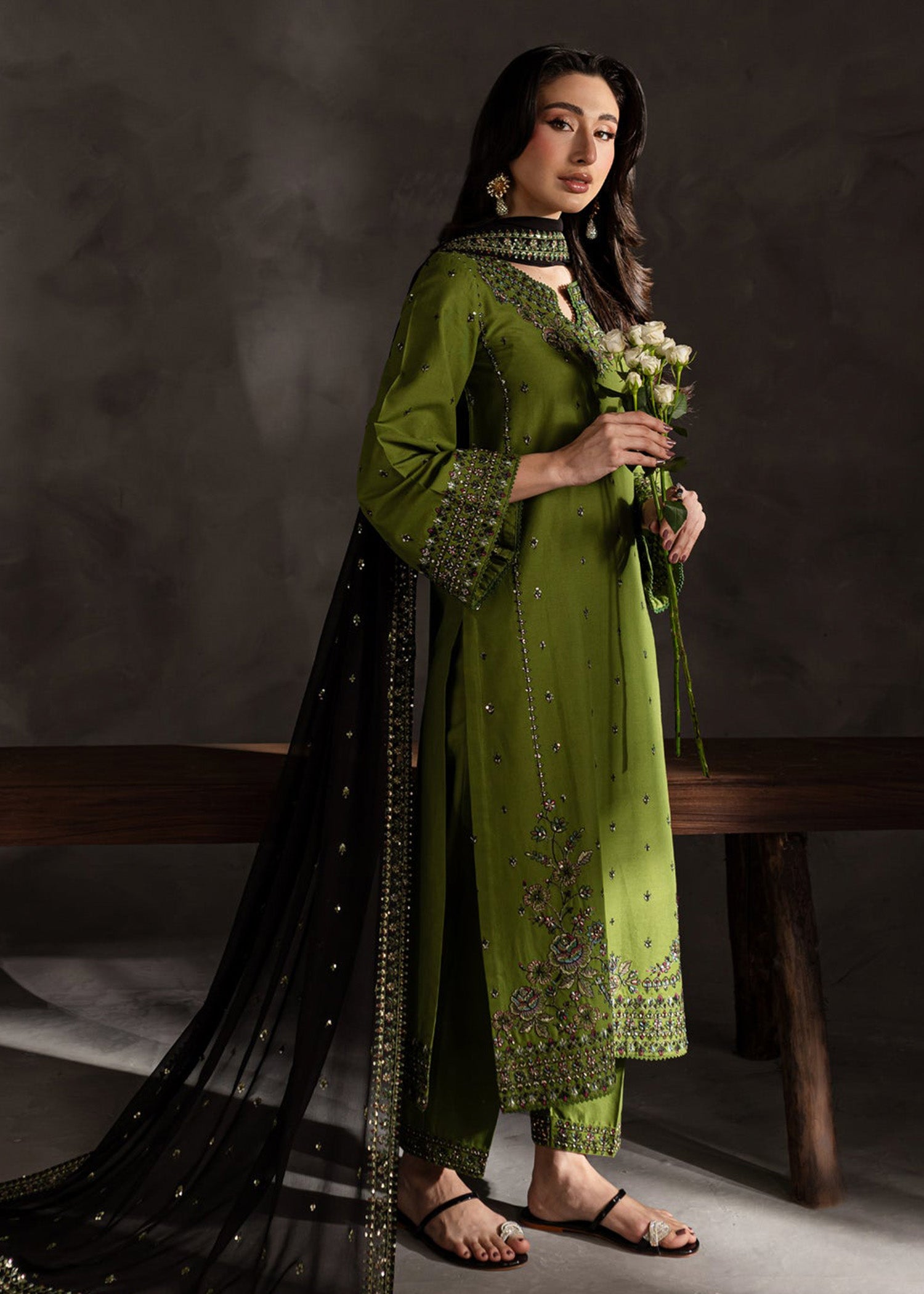 Ezzah 3pcs - Embroidered dress