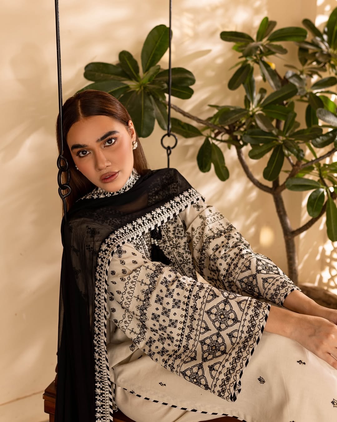 Arfa Embroidered stitched 3pcs Ca_closet