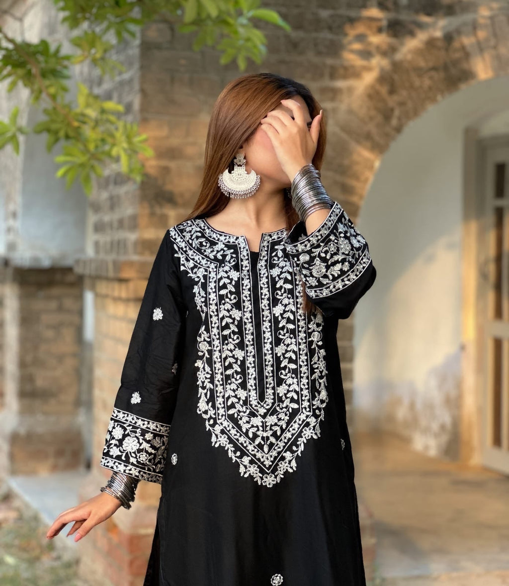 Erina Embroidered - 2 pieces