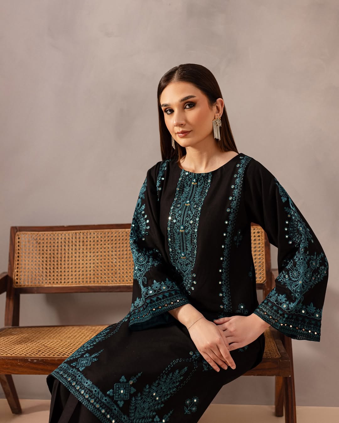 kaamla Embroidered - 2 pieces