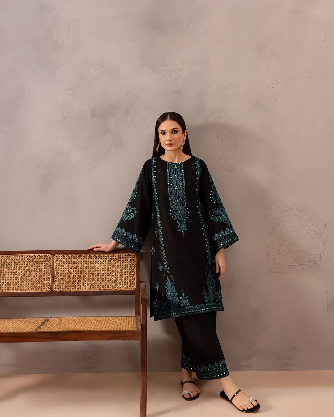 kaamla Embroidered - 2 pieces