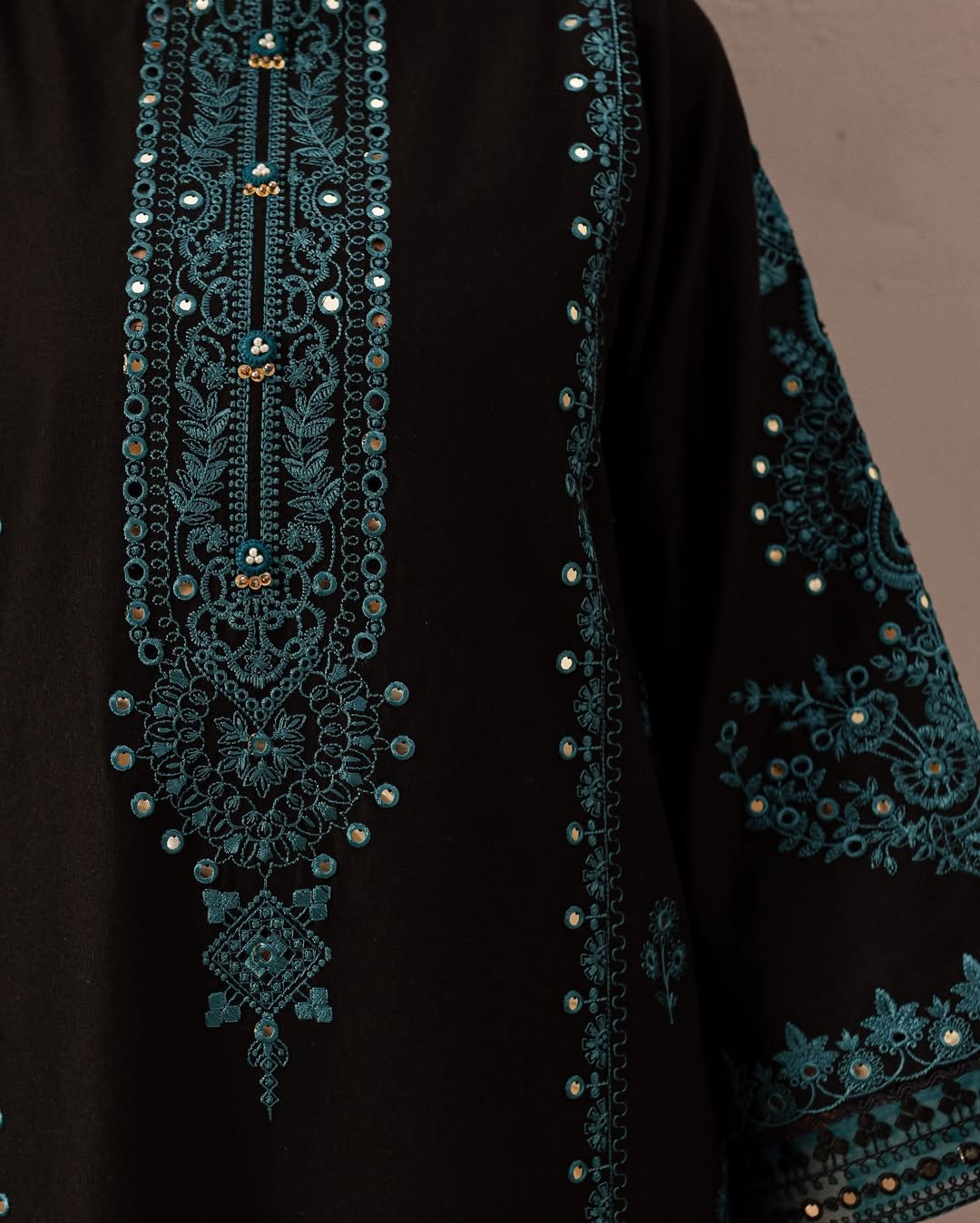 kaamla Embroidered - 2 pieces