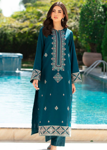 Blink Embroidered 2pc