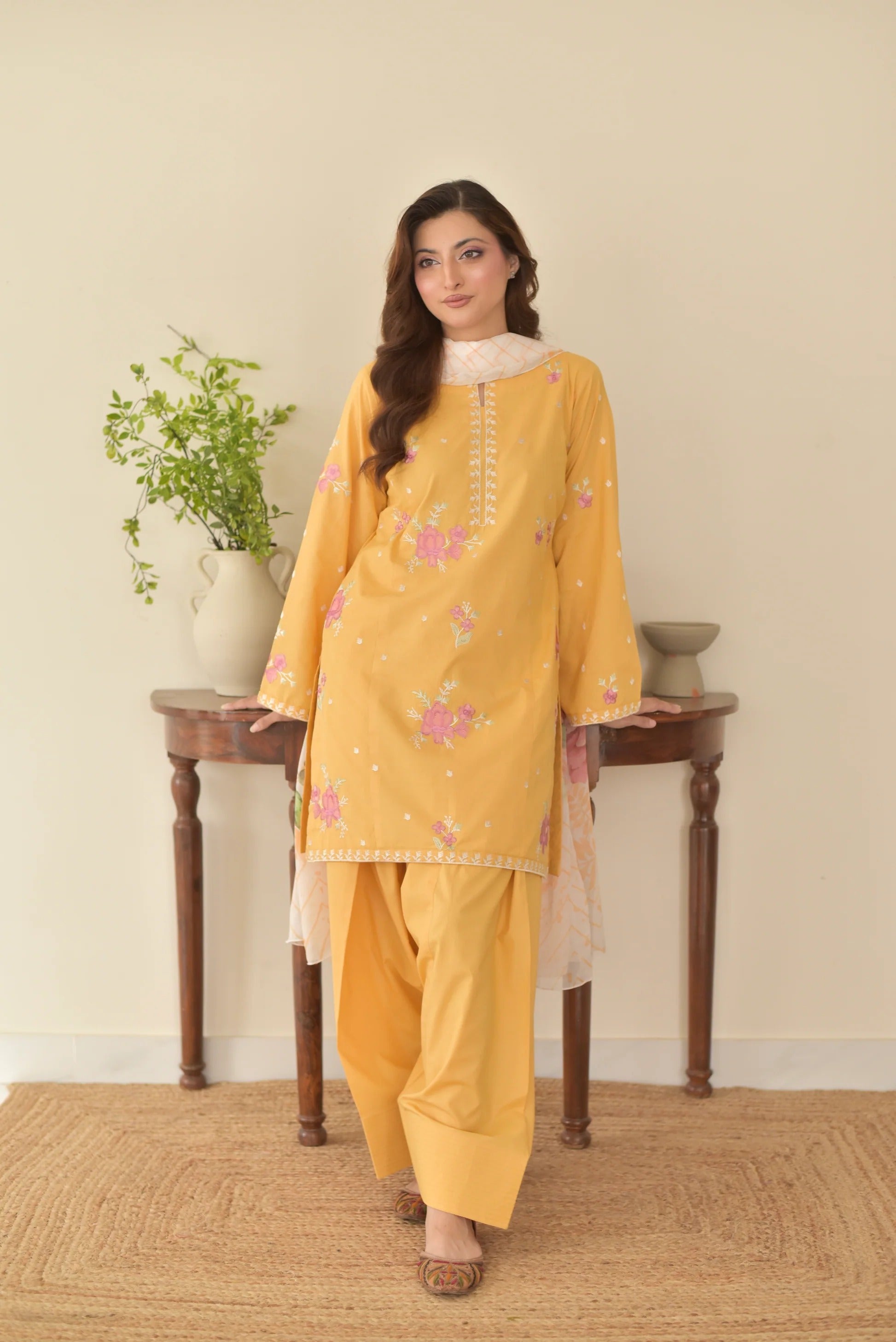 Hoorain Embroidered - 3pc