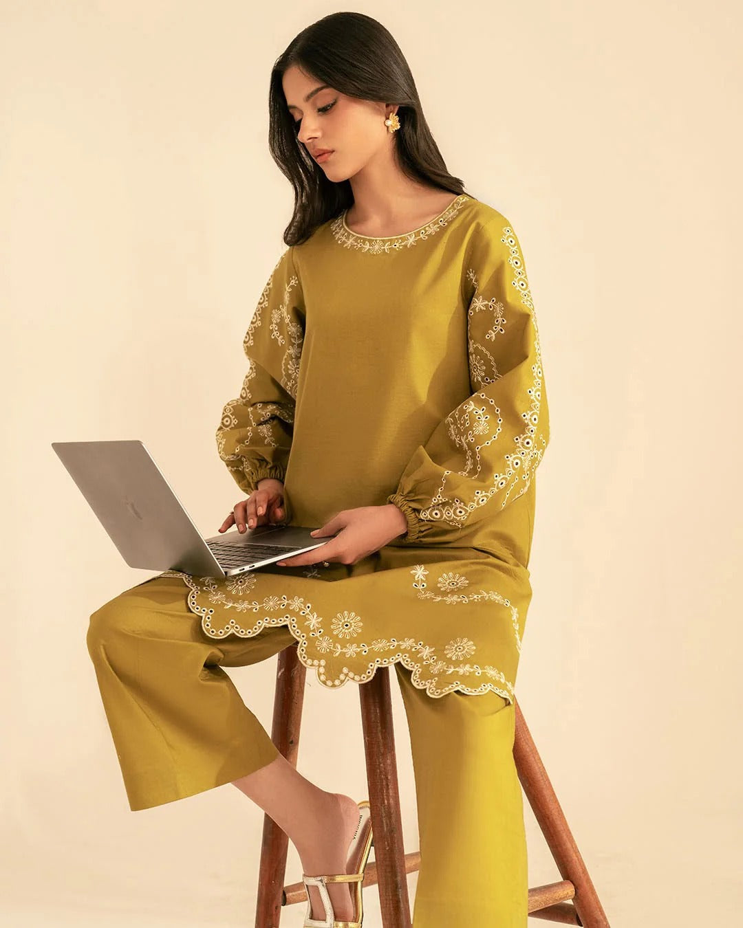 Prishay Embroidered 2pc