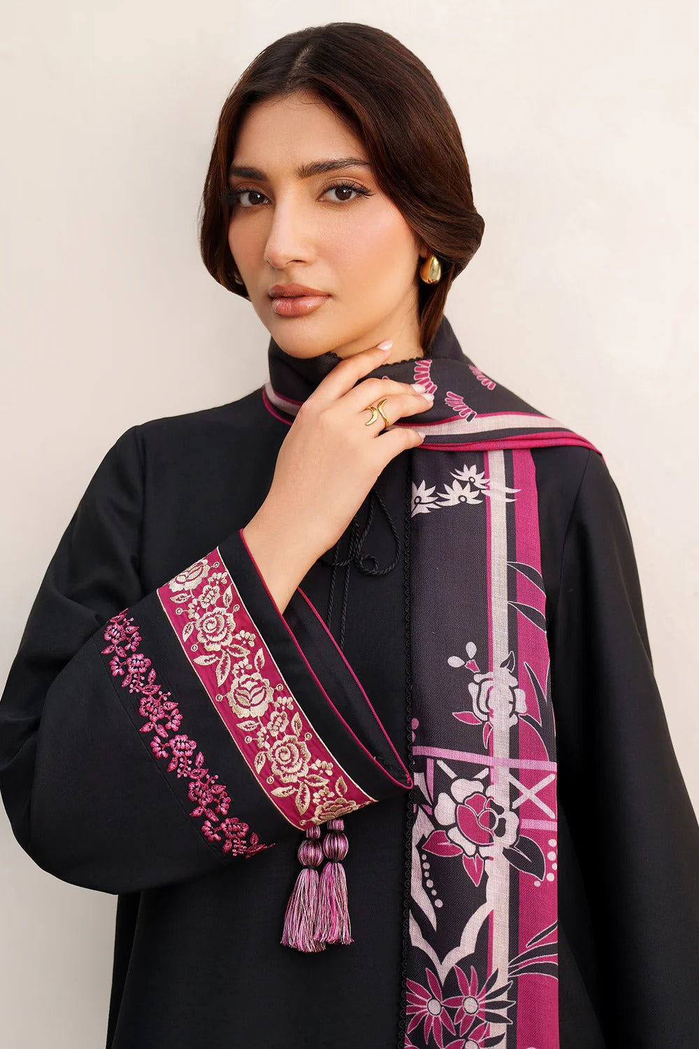 Lisa Embroidered 3pc