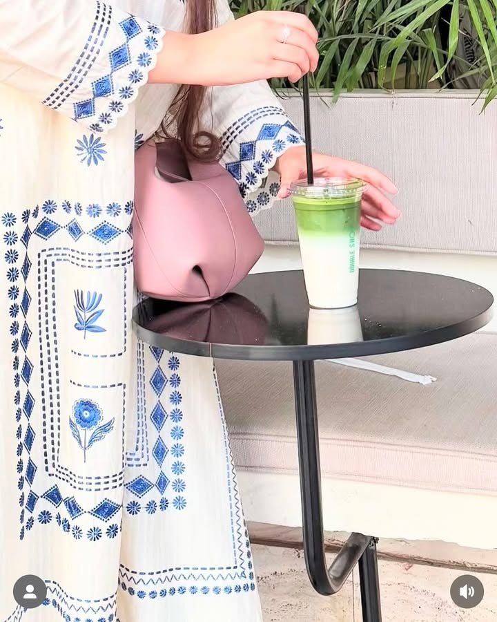 Nayra Embroidered 2pc