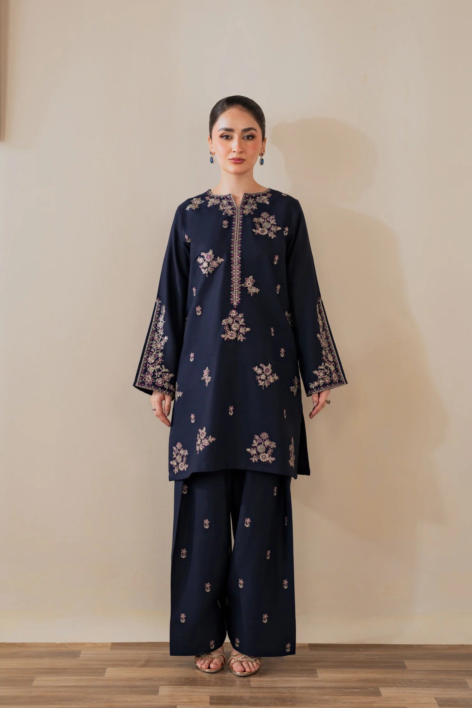 Mehjbeen Embroidered 2pc